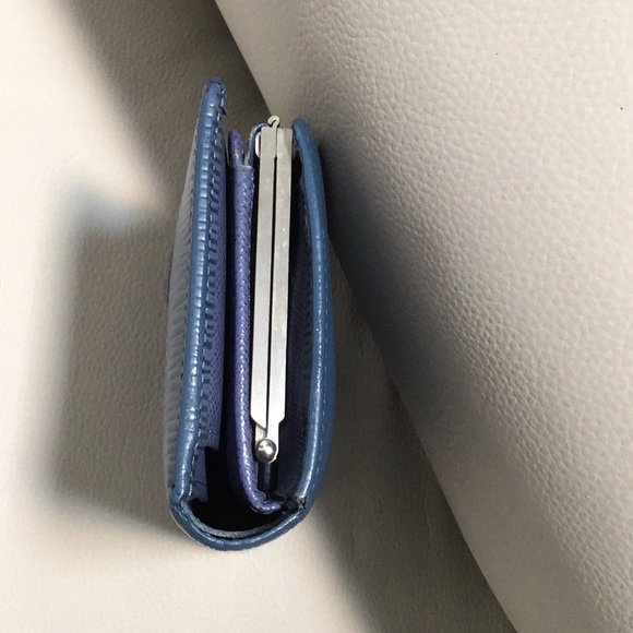 LOUIE VUITTON Vintage Epi Kisslock Compact Wallet Blue Good Condition - Picture 7 of 16